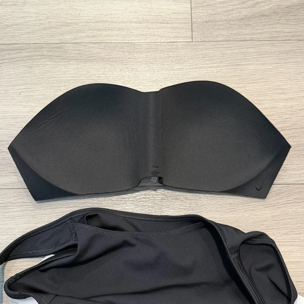 Nike Air Swoosh Medium-Support 1-Piece Pad Sports Bra